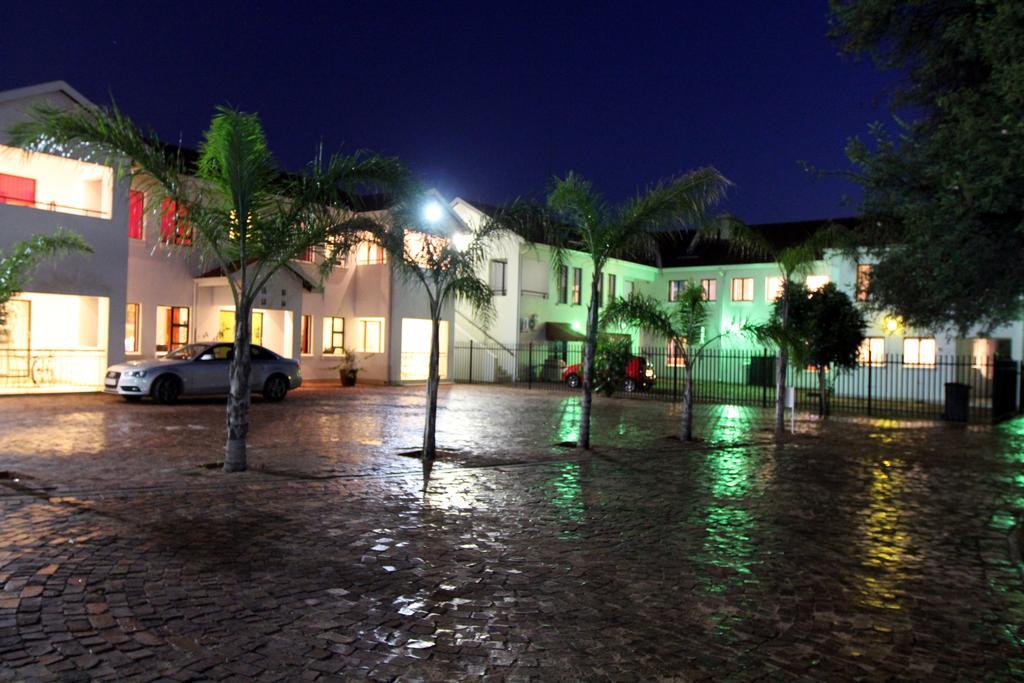 Casa Bianca Guest Lodge Hartbeespoort Bagian luar foto