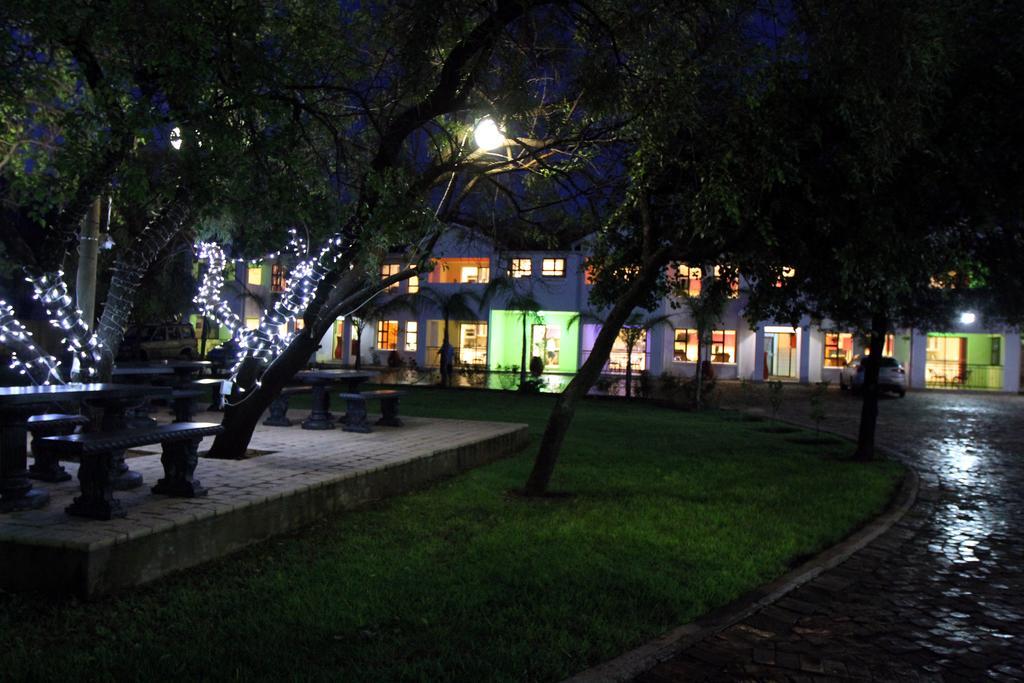 Casa Bianca Guest Lodge Hartbeespoort Ruang foto