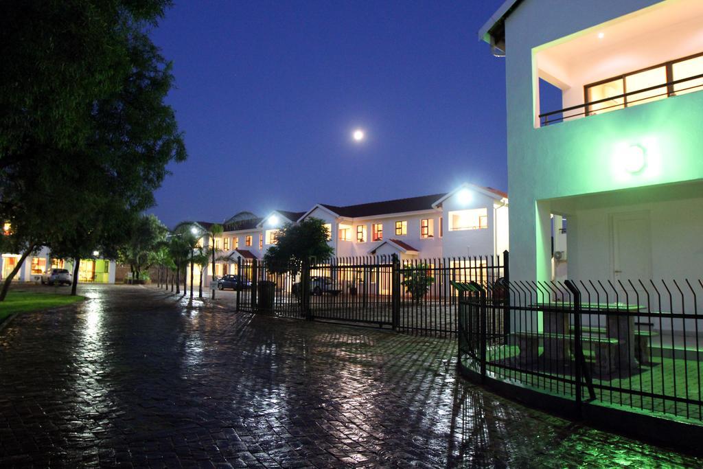 Casa Bianca Guest Lodge Hartbeespoort Bagian luar foto